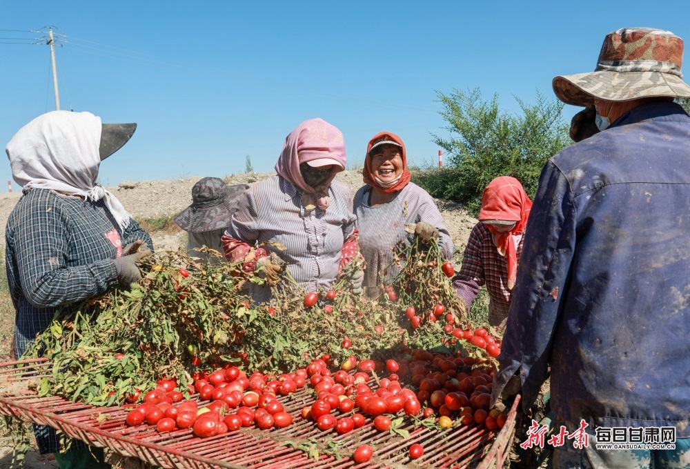 “狲尚香”因急性十二指肠溃疡穿孔去世，其“配偶”网红“狲思邈”和“女儿”也已先后病亡