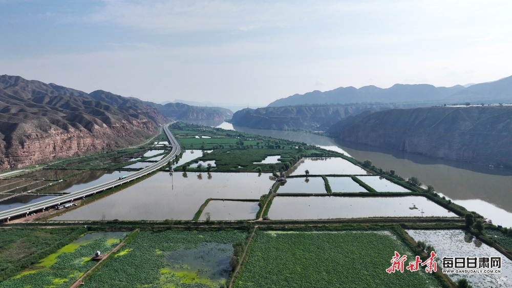 Marquez makes 'perfect' start as Ducati rider