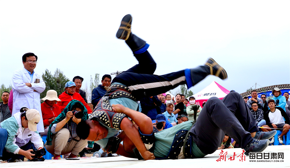 Farmers across China busy working at fields ahead of Chunfen