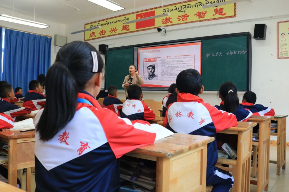 铸牢共同体 中华一家亲|耕耘在雪域 桃李遍高原