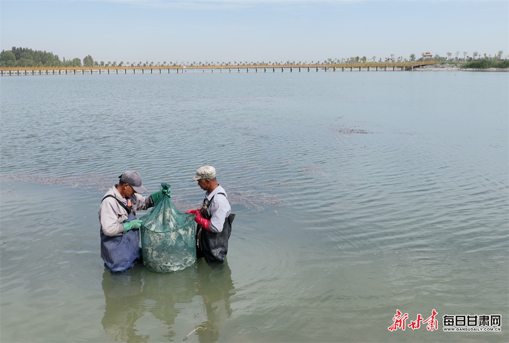 Raducanu 'scraps' in Miami to earn best win of season