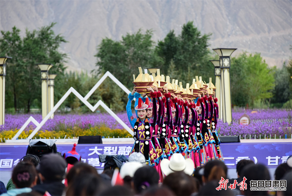 智谱AI引领新潮流
：AI智能体全面接管手机
	、电脑与汽车？