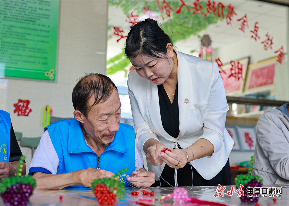 Ukrainian refugee premieres second documentary