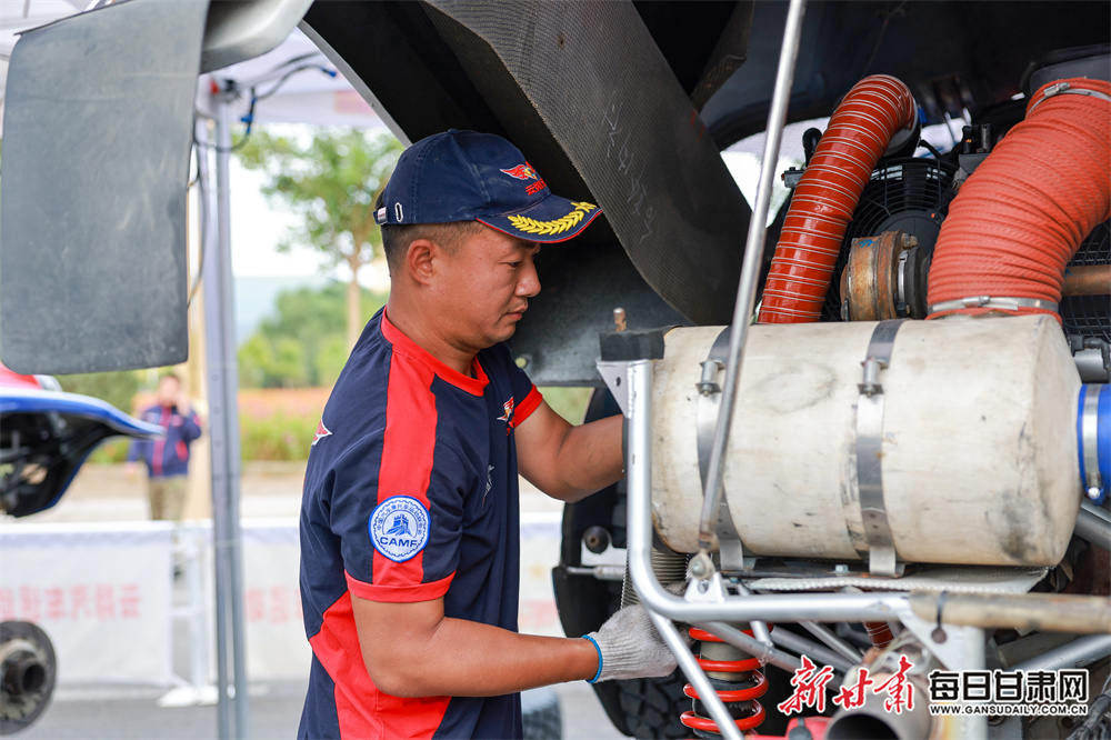 20米距离充电不用线，光谷这项技术能给无人机“隔空补能”