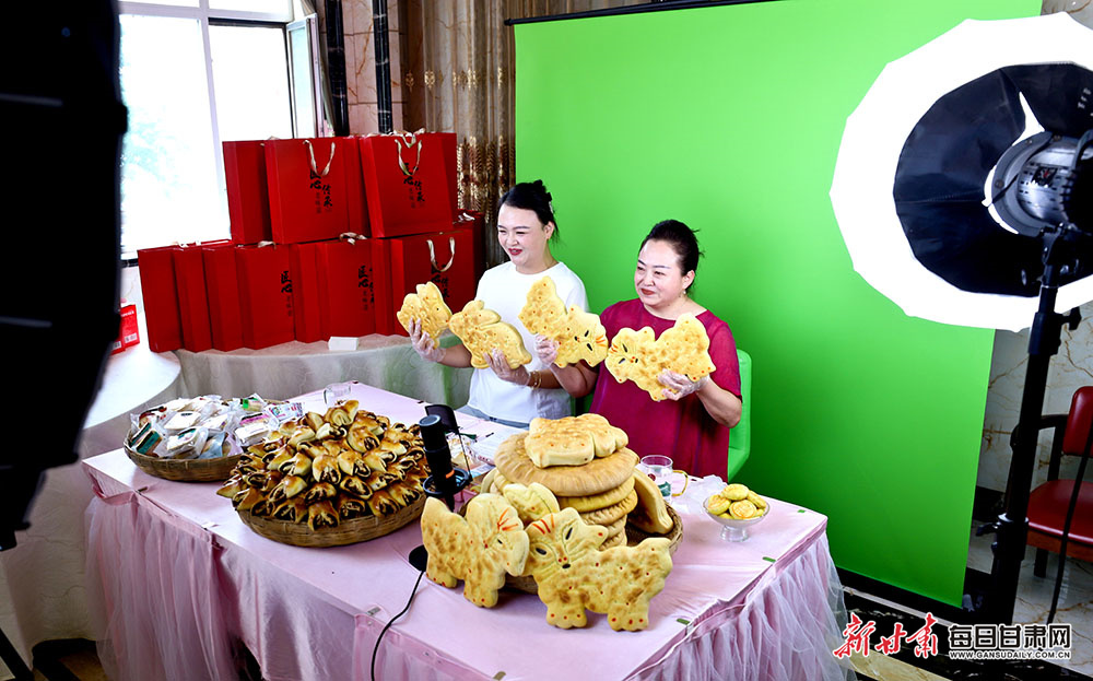 缤纷樱花雨，落户济南33年的东京樱花正值最美时刻