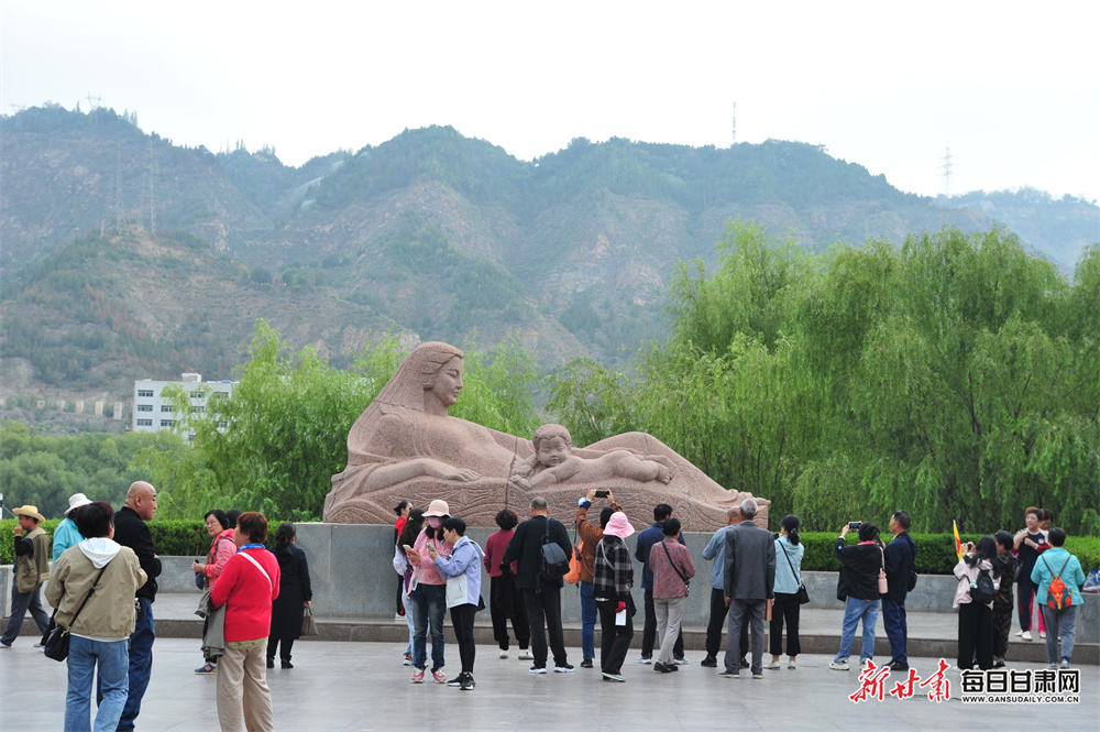 石首旅游公路沿途皆风景 赏花游客预计突破30万人次