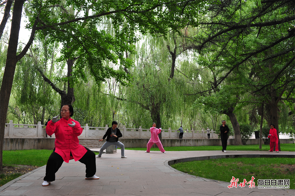 雷军广告报价37万起？小米高管辟谣：无计划接商单，会第一个找凡客