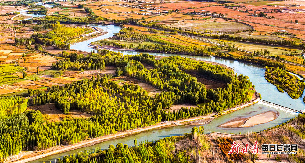 Kelce says he will play for Chiefs next season