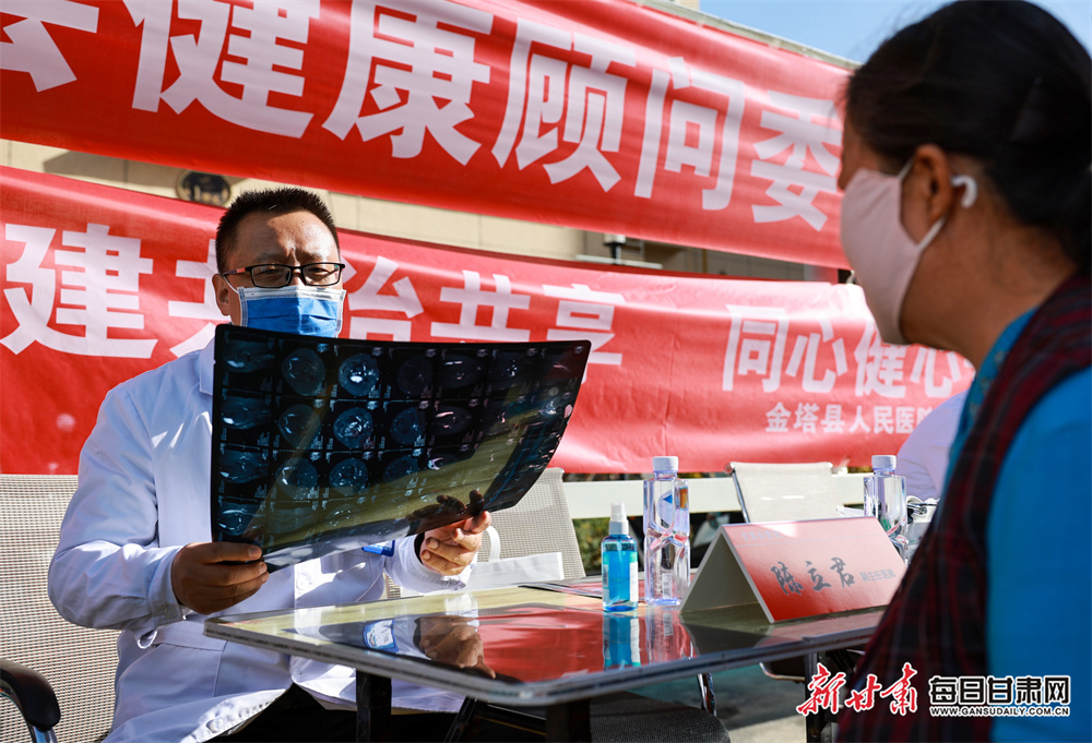 从“辣条大王”到“魔芋巨头”：卫龙美味2024年营收突破62亿元