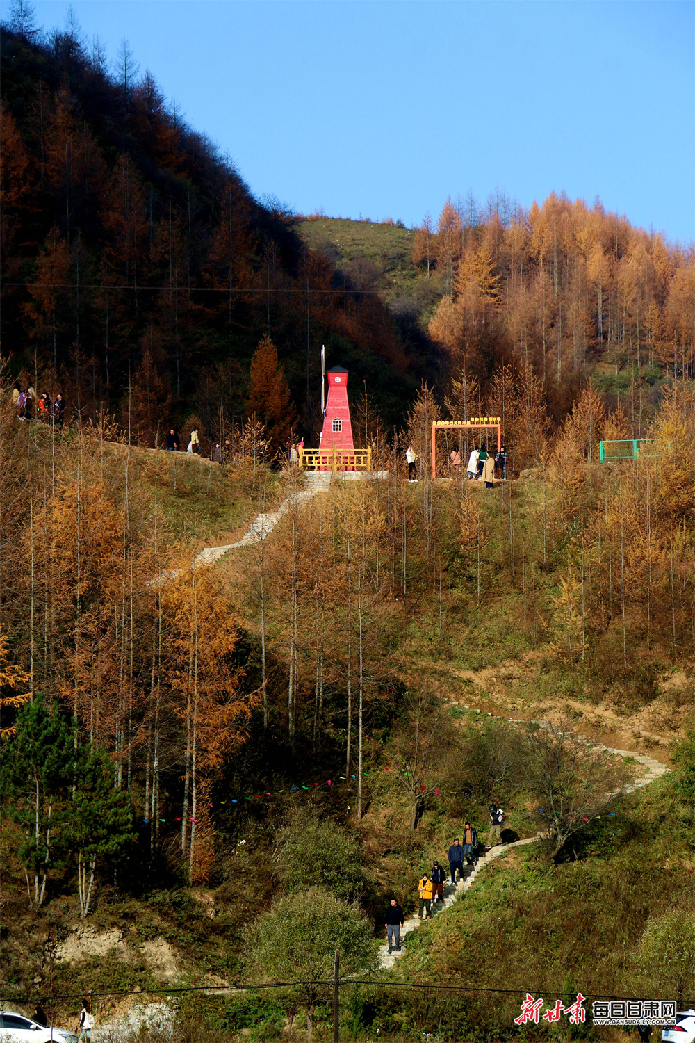 Crash death families urge people to stop and think before posting online