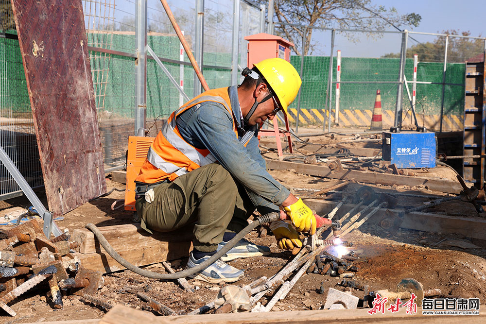 Six-month driving test waits in some areas, AA says