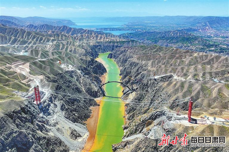 【图片新闻】兰永临高速公路关键控制性工程洮河大桥建设取得突破