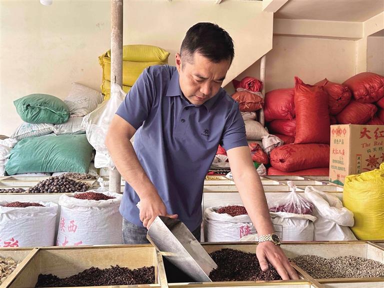 六十年香飘西北：孝正调料与兰州牛肉拉面的“风味长跑”