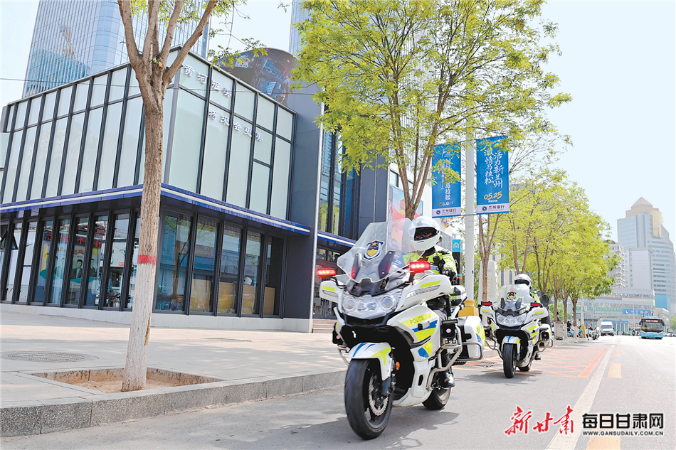 蘭州東方紅廣場綜合警務站啟用