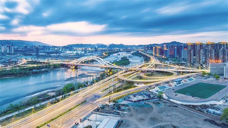 蘭州市以“3+2”現(xiàn)代產(chǎn)業(yè)體系發(fā)展賦能強省會行動