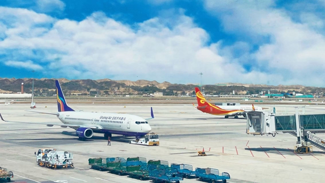 机场是航空公司建的嘛 00302094378_3465cd4f.jpg