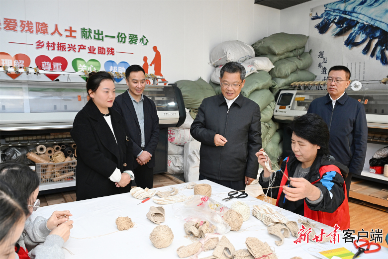 任振鹤在甘谷县武山县陇西县调研时强调 深入学习贯彻党的二十届四中全会精神 科学推进灾后重建 大力发展富民产业 不断增进民生福祉