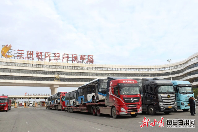 “新区造”新能源公交车出口乌兹别克斯坦