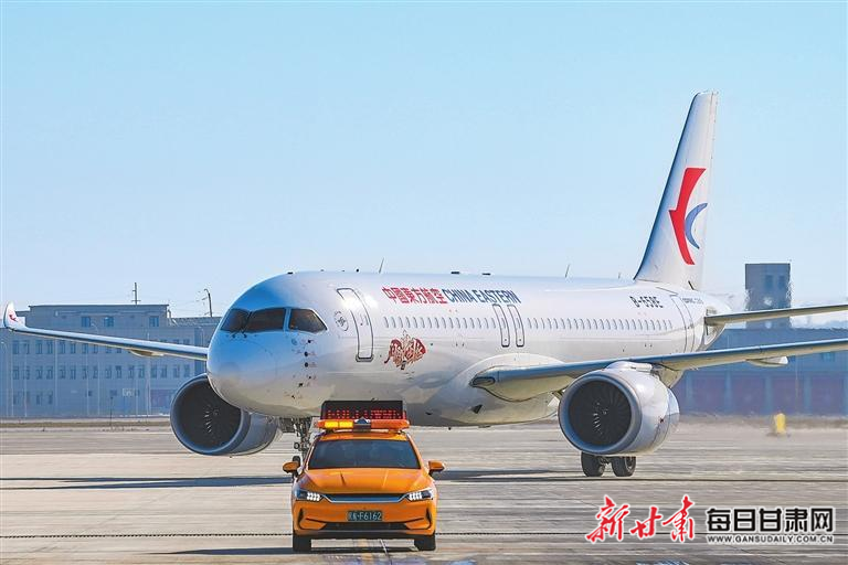 【图片新闻】国产大飞机C919正式开启上海至兰州定期商业航班运营