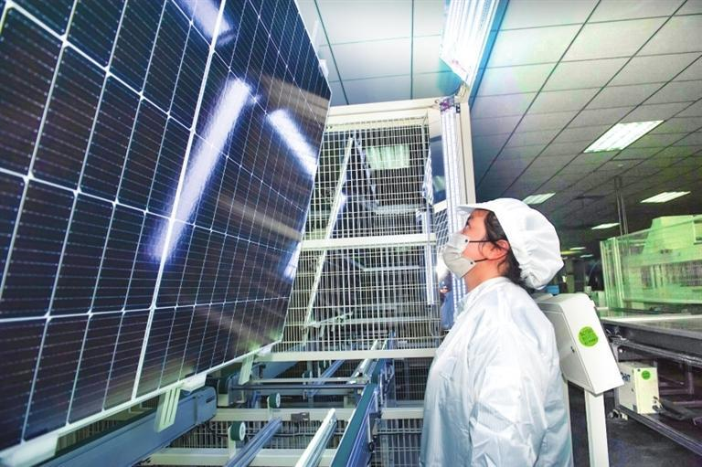 構筑綠色能源新高地 夯實新型工業(yè)根基——酒泉全產(chǎn)業(yè)鏈推進新能源及新能源裝備制造基地建設