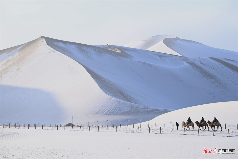 �ػ���ɳɽ����Ȫ������ɫ֮��