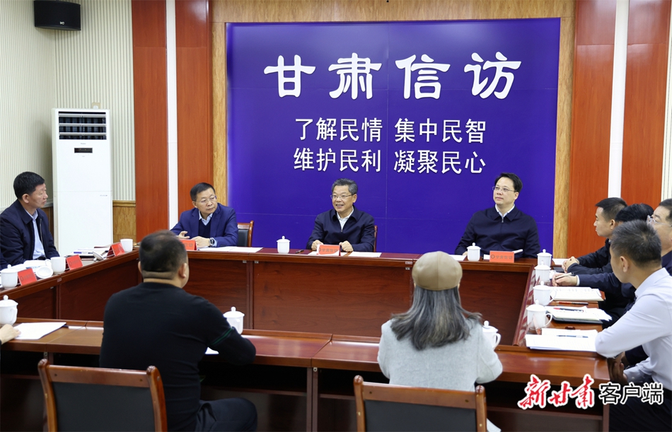 �������ʡ�������ýӴ������Ӵ�����Ⱥ��ʱǿ�� ���������������Ϊ�� ��ʵ�������������Ⱥ�ڹ���