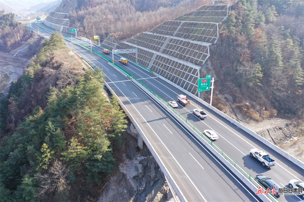 ������ս����ͨ ���Ը��ٿ�չ������ѩ����Ӧ������