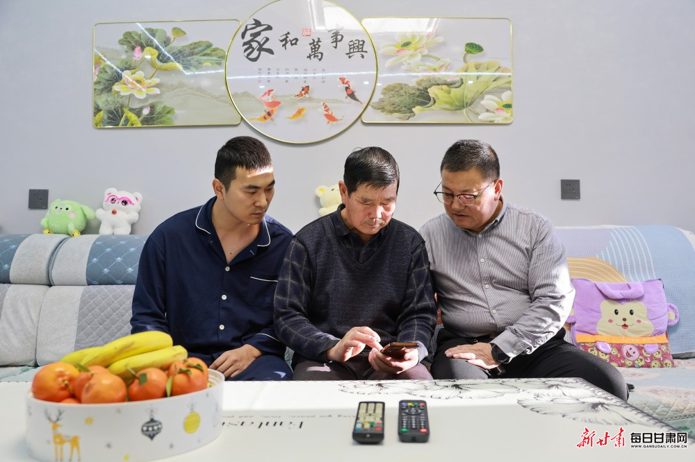 ��������ɫ�����뻧�� ��ǨȺ��ů����