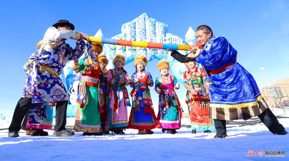 ���ϲ����ѩ��԰�ο͹���ӭ����