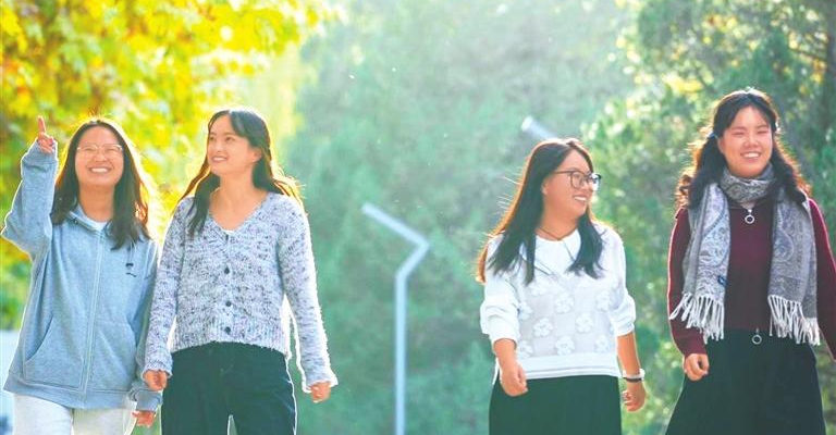 ����ʦ����ѧ8000ѧ�ӿ�Խ17���֧�̽���