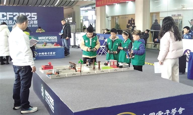 2025��������˴�����Ļ ���ݰ���·Сѧѧ�ӻ�Ѽ�