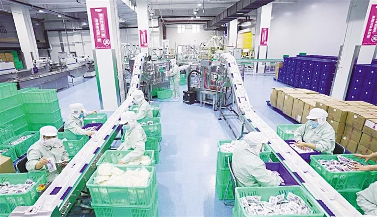 【一碗面“拉”出幸福兰州新画卷】还原一碗“兰州魂”：科技解码牛大汤底密码 非遗面香迈向千亿产业