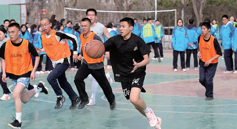 ����ƽ������У԰���೬��