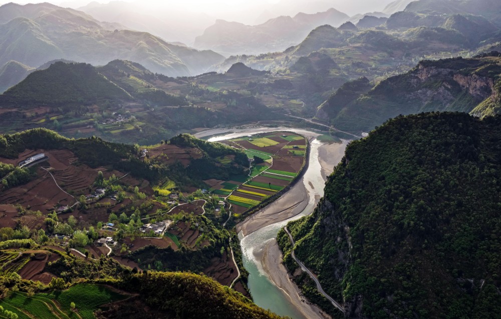 һ����ˮ��ǧ�� ¤�ϼ��꽭��Ͽ��չ����