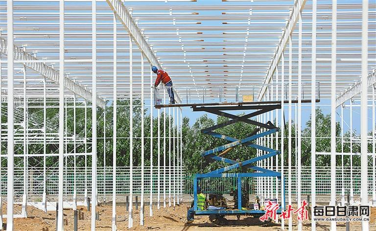 【图片新闻】民乐工业园区智能温室产业园项目建设加快推进