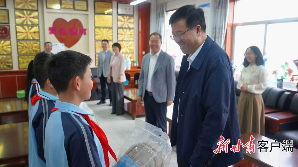 ���ܽ���ʮ���塱 ������ò������ľ����ٷ�չ ʵ�ɵ������¾� ������д�й�ʽ�ִ�������ʵ����ƪ�¡�����������ί��ǳ̸���